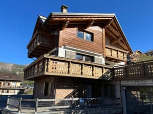 thumbnail: Front of property