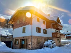 thumbnail: Front of property