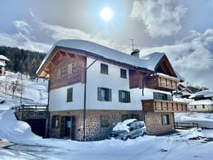 thumbnail: Front of property