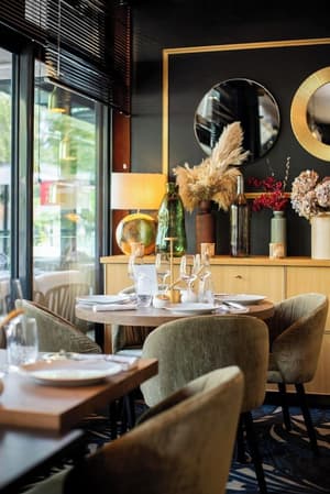 thumbnail: Restaurant