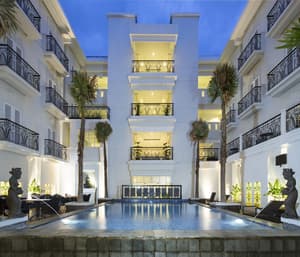 thumbnail: Outdoor pool