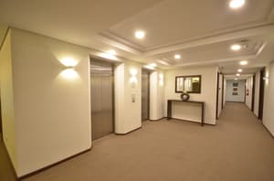 thumbnail: Hallway