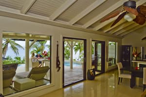 thumbnail: Interior entrance