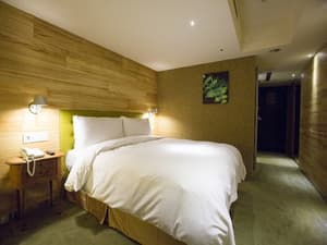 thumbnail: Front of property - evening/night