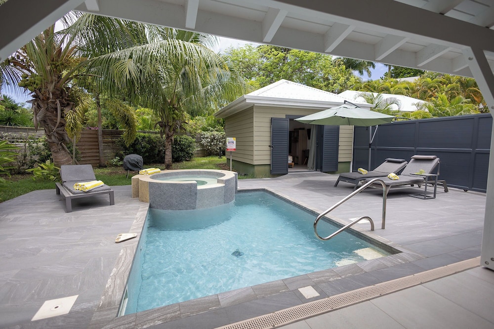 Private pool