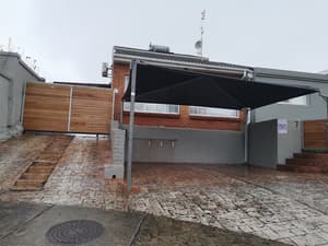 thumbnail: Front of property