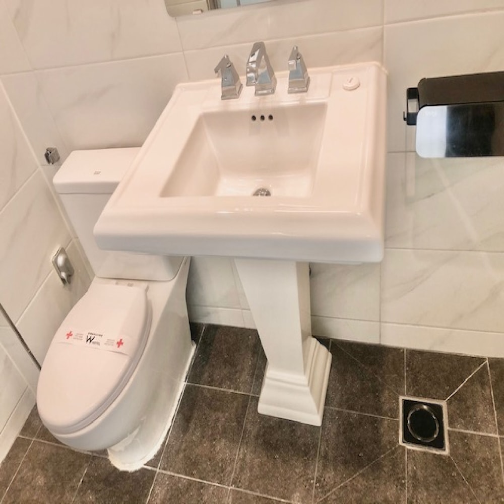 Bathroom sink