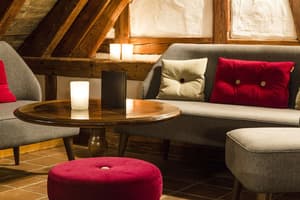 thumbnail: Bar (on property)