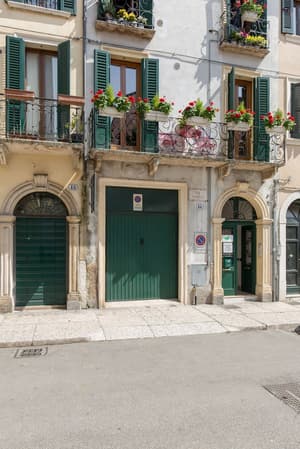 thumbnail: Exterior