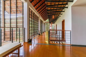 thumbnail: Interior entrance
