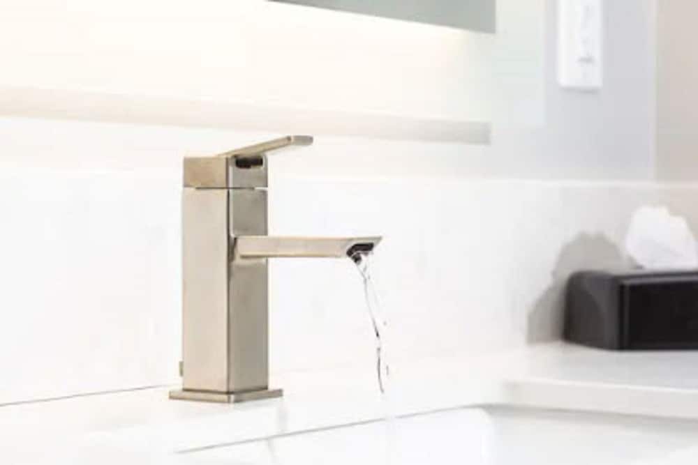Bathroom sink