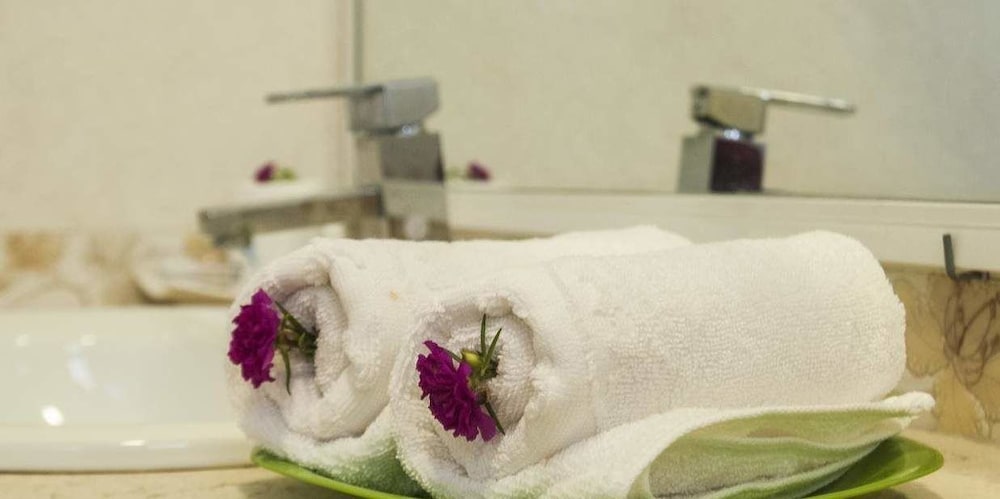 Bathroom amenities