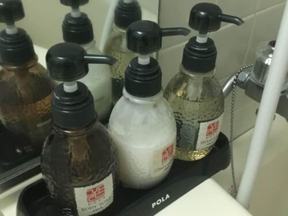 Bathroom amenities