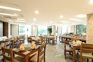 thumbnail: Breakfast area