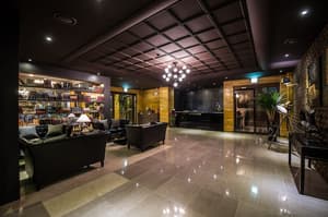 thumbnail: Interior entrance