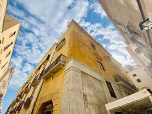 thumbnail: Exterior