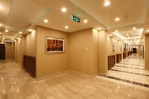 thumbnail: Hallway