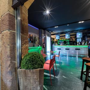 thumbnail: Bar (on property)