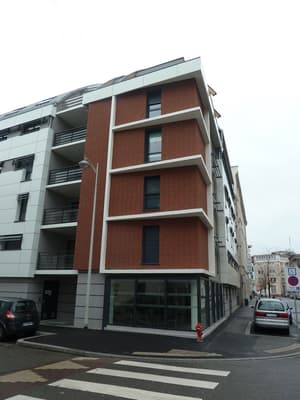 thumbnail: Front of property