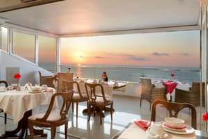 thumbnail: Restaurant
