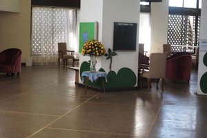 thumbnail: Lobby sitting area