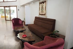 thumbnail: Lobby sitting area