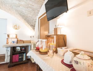 thumbnail: Breakfast area