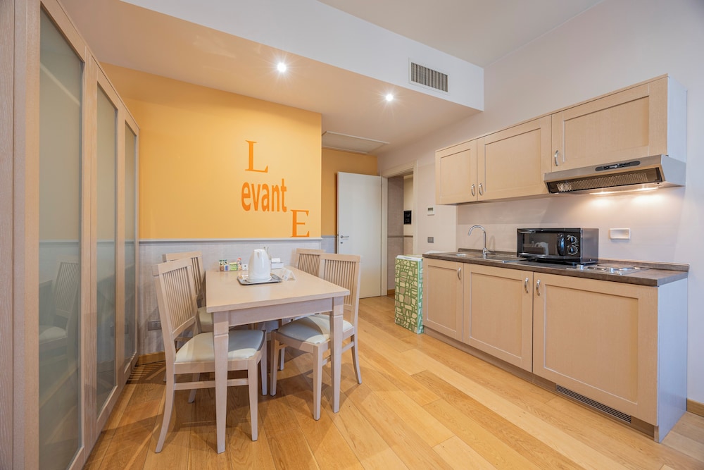 Private kitchenette