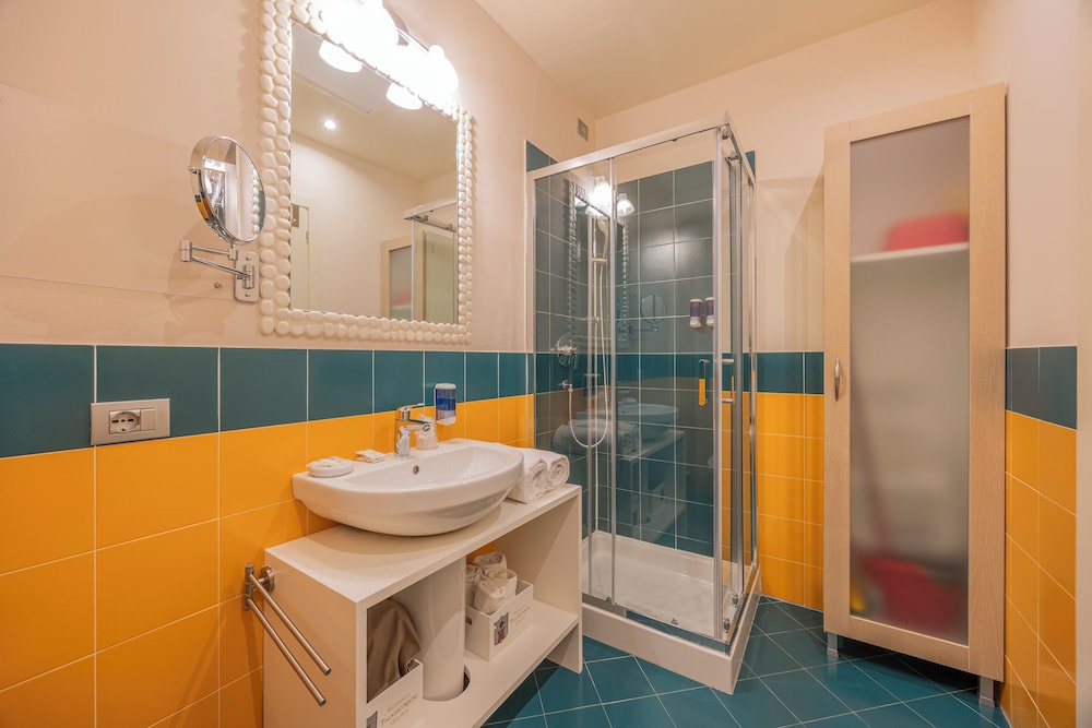 Bathroom shower
