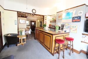 thumbnail: Bar (on property)