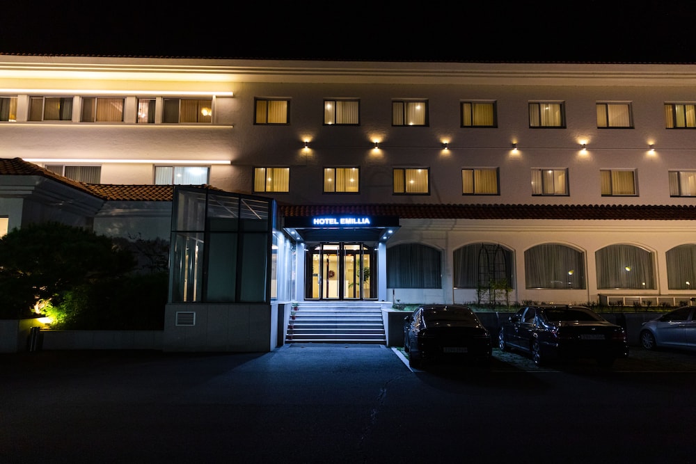 Front of property - evening/night
