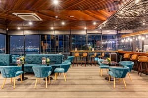 thumbnail: Bar (on property)