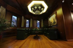 thumbnail: Lobby sitting area