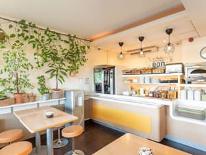 thumbnail: Breakfast area