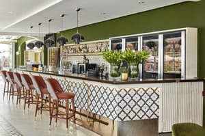 thumbnail: Bar (on property)