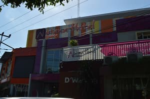 thumbnail: Front of property
