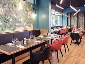 thumbnail: Restaurant