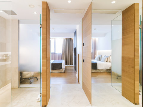 Guestroom Connecting Room