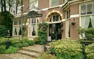 thumbnail: Exterior detail