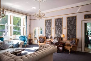 thumbnail: Lounge
