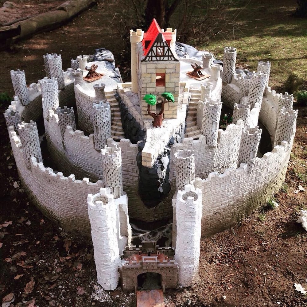 Children's play area - outdoor