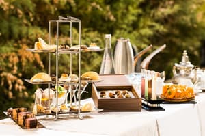 thumbnail: Outdoor dining