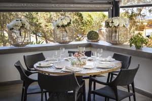 thumbnail: Outdoor dining