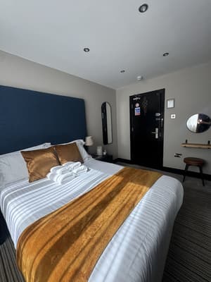 thumbnail: Room