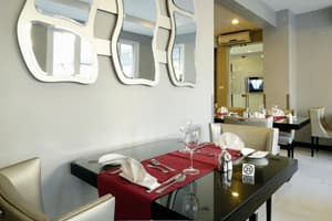 thumbnail: Restaurant