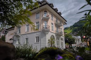 thumbnail: Front of property