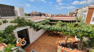 thumbnail: Courtyard view
