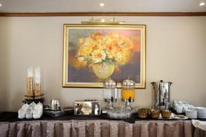thumbnail: Dining
