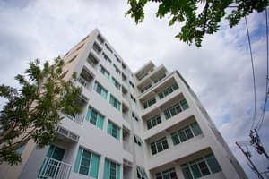 thumbnail: Front of property