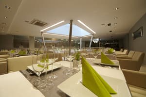thumbnail: Restaurant